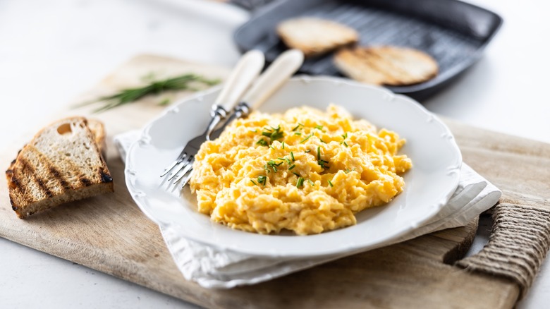 A plate of scrambled eggs