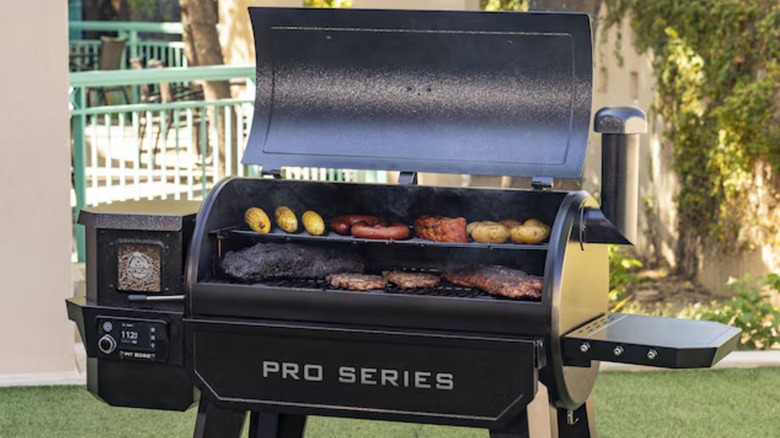 A Pit Boxx V3 wood pellet grill