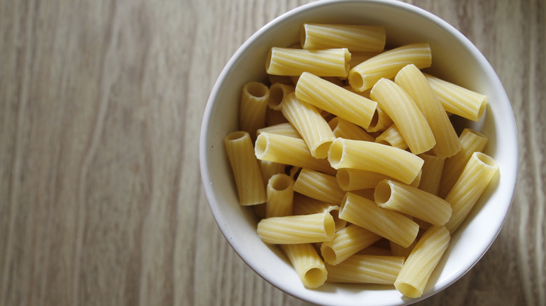 bowl of plain pasta