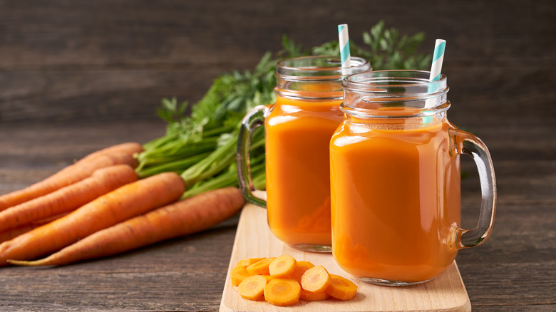 carrot smoothies in jars