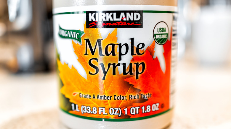 close up label of Costco's maple syrup