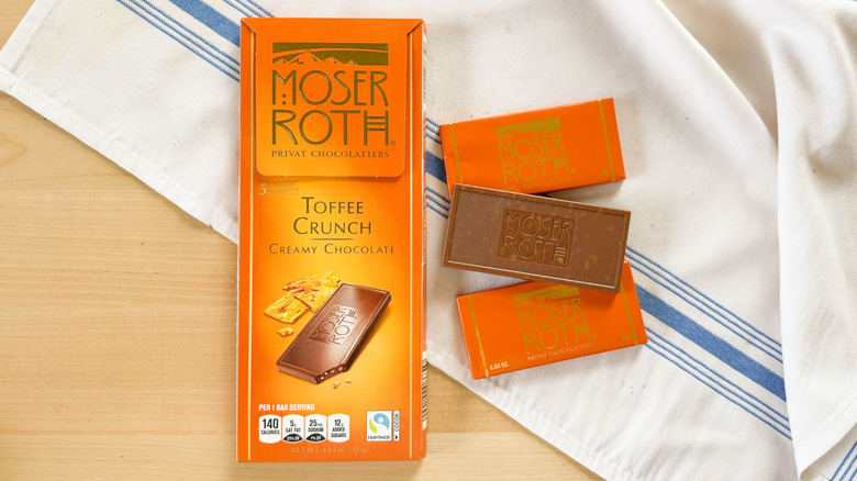 Moser Roth Toffee Crunch Creamy Chocolate on table