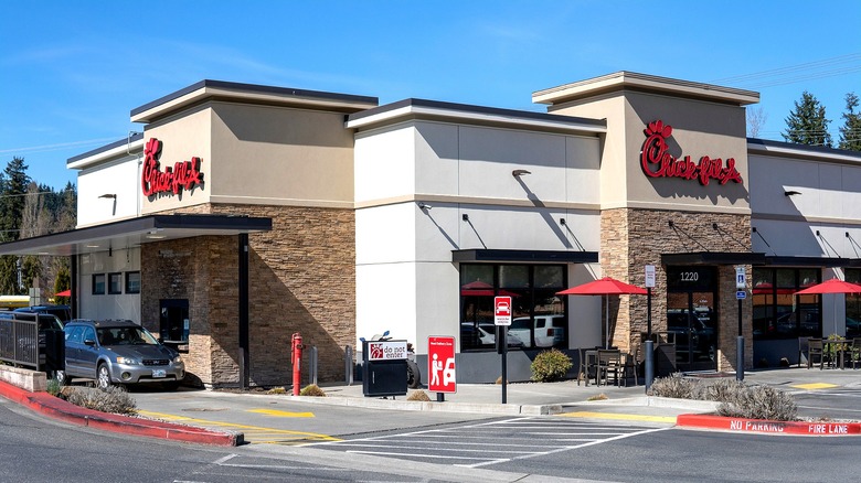 A Chick-fil-A drive thru