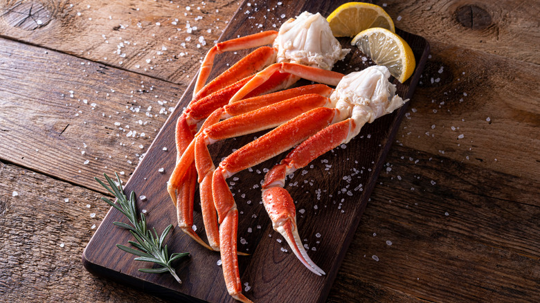 Snow crab claws with lemon 