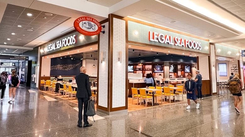 Legal Seafoods Boston airport