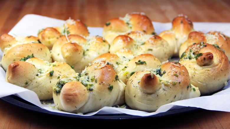 garlic knots on platter