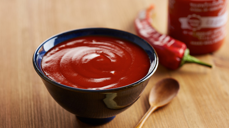 A bowl of sriracha sauce 