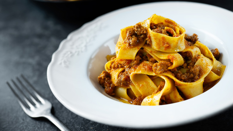 bolognese sauce with egg noodles