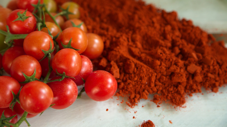 tomato powder and cherry tomatoes