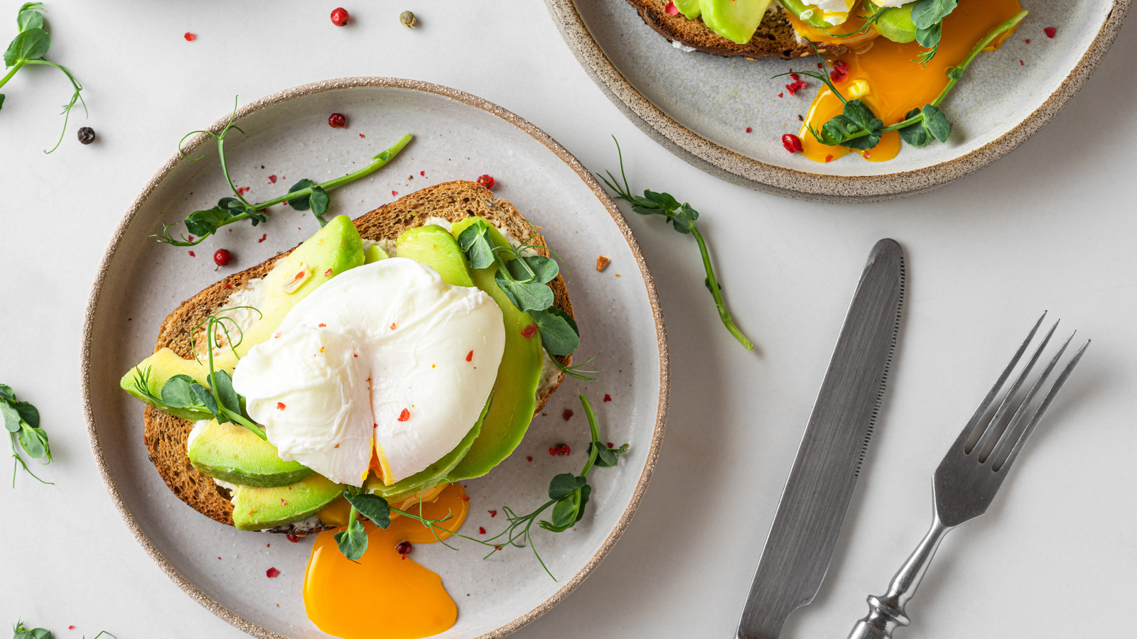 14 Tips And Tricks For Perfectly Poached Eggs 