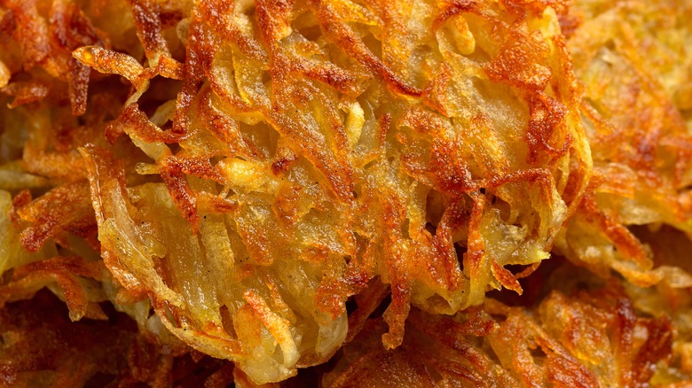 A crispy fried potato rosti