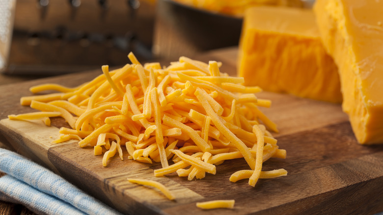 shredded cheddar cheese