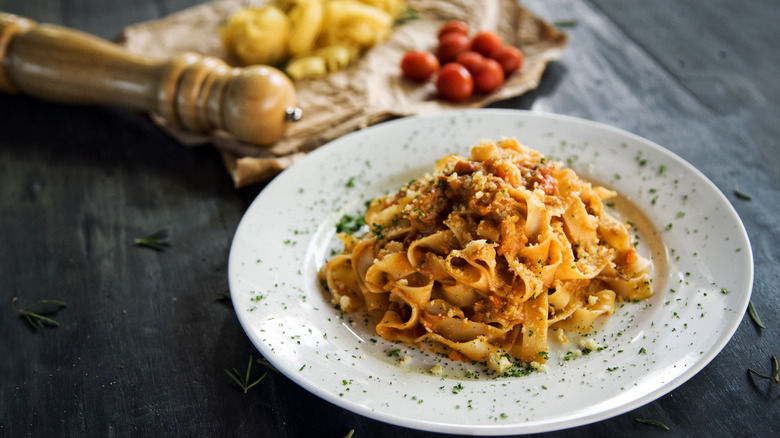 fettuccine pasta with Bolognese sauce