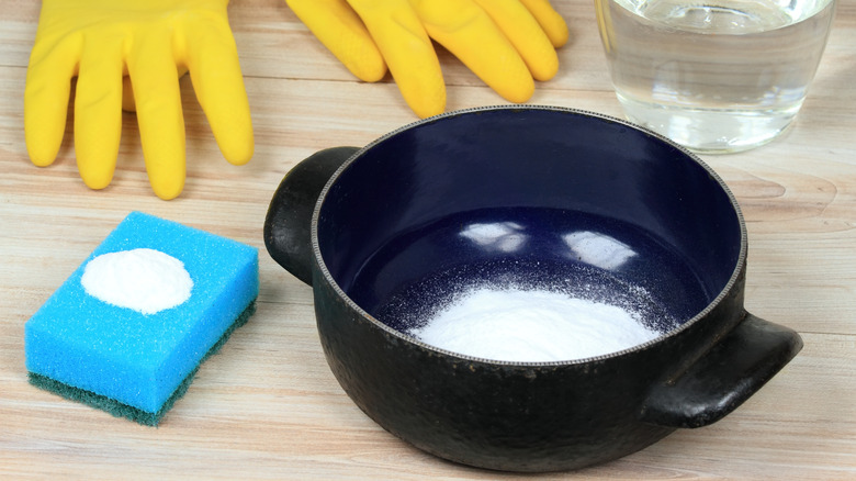 pot covered with baking soda