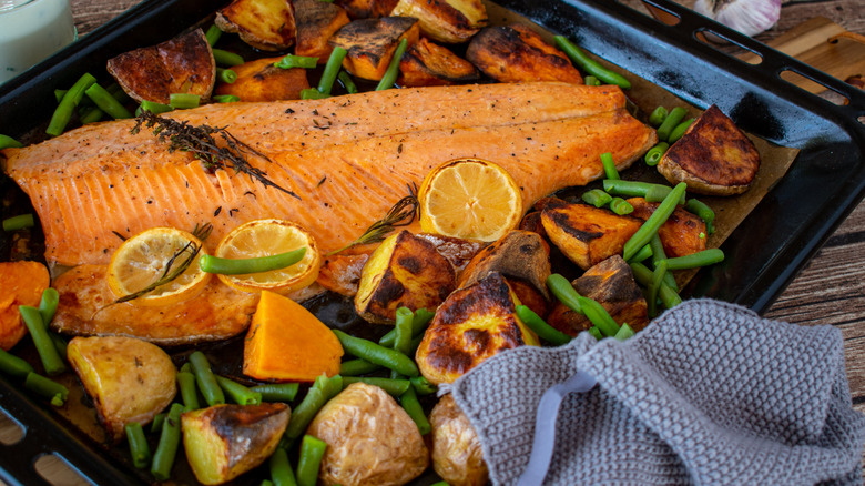 salmon sheet pan dinner