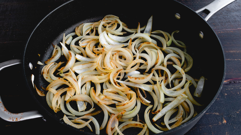 Actually, There Is A Difference Between White And Yellow Onions
