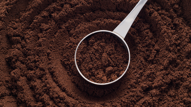 espresso powder with scoop