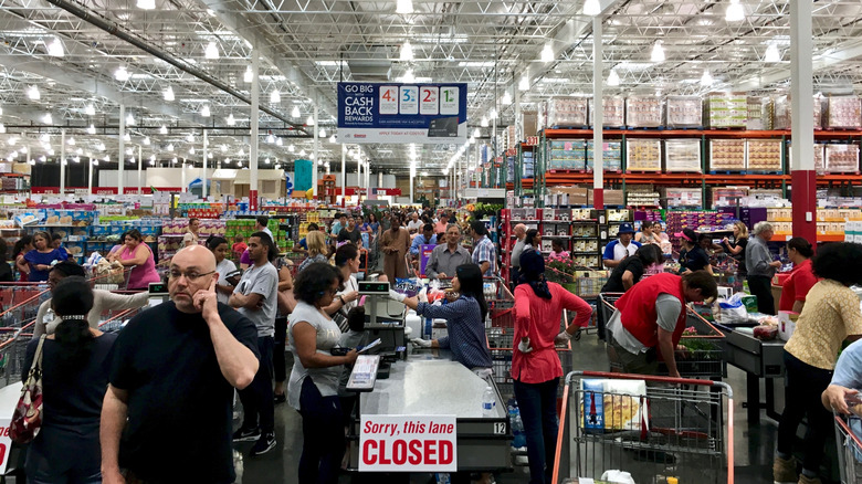 Store-long checkout line at Costco warehouse store