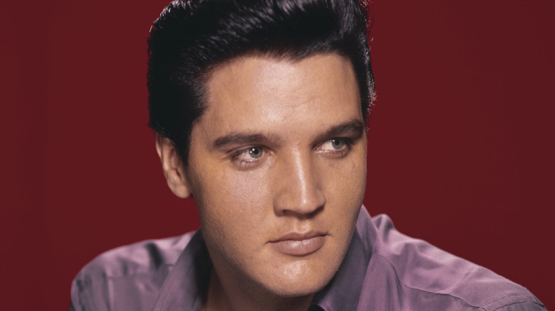 Headshot of Elvis Presley