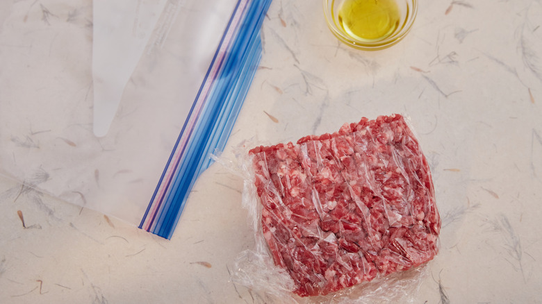 Home sous vide in a Ziplock bag