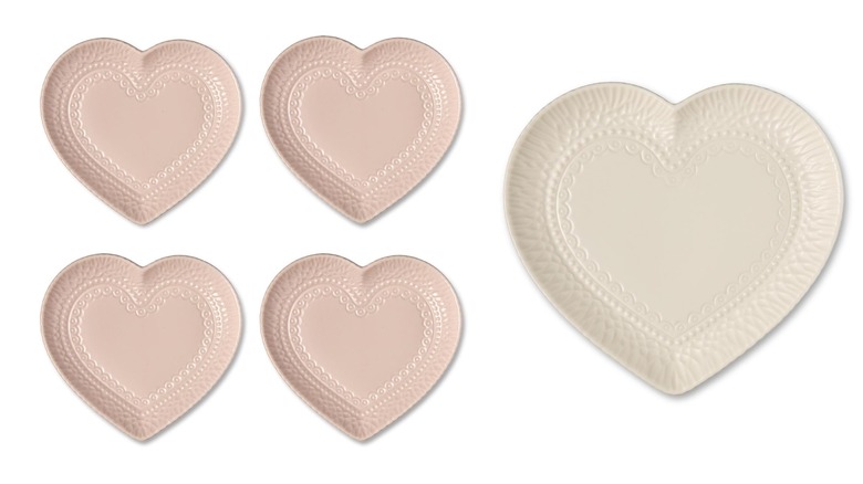 Two colors of Crofton Heart Shaped Platter and 4pk Plates