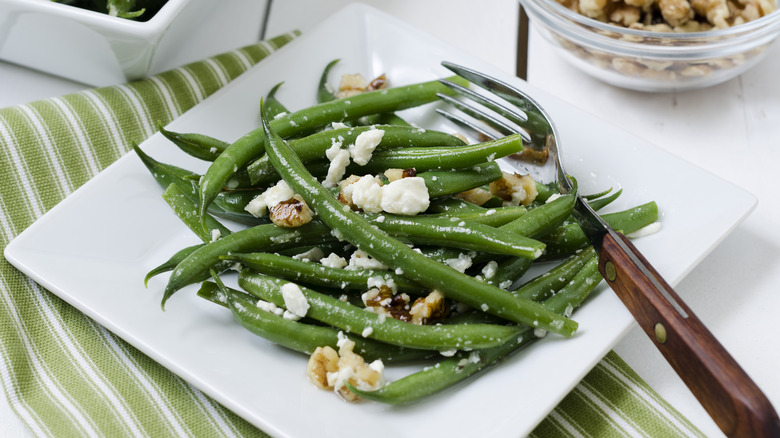 green beans with nuts and cheese