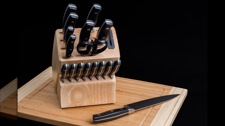 set of knives in a knife block