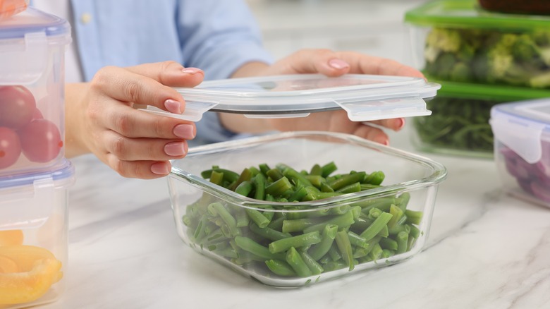 green beans in glass container