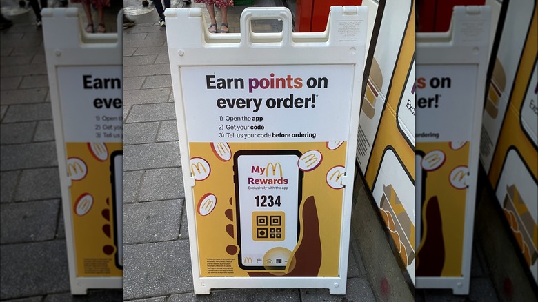 McDonald's rewards sign