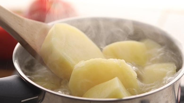 boiling potatoes in water