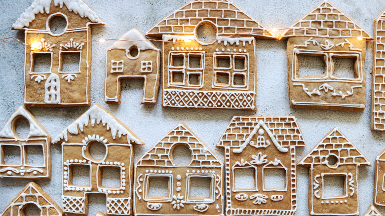 Decorated pieces for gingerbread houses