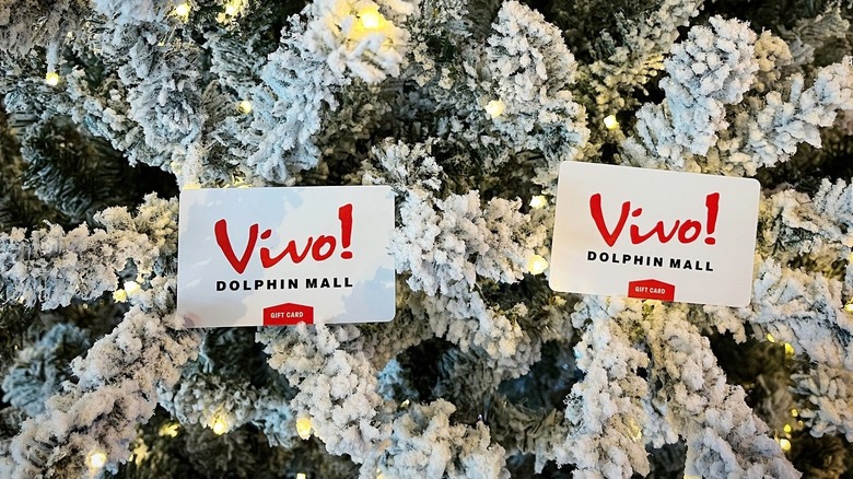 Vivo Dolphin Mall Christmas tree