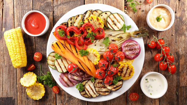 Grilled veggies on plate