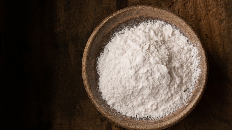 bowl of arrowroot powder