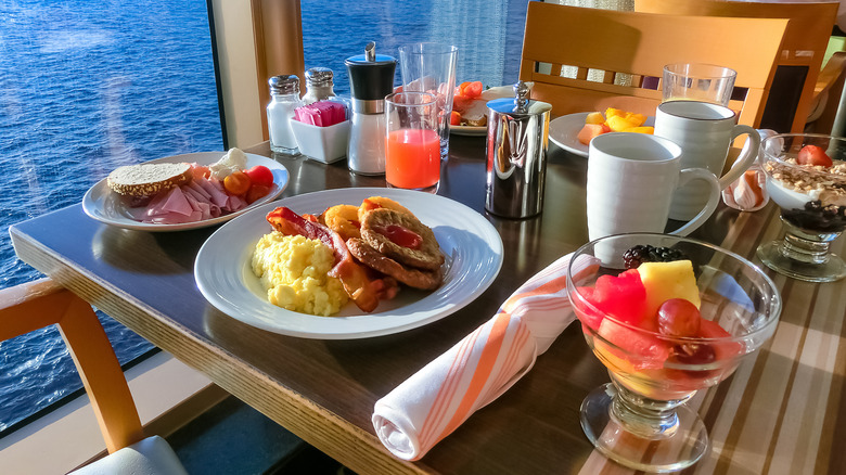 cruise ship dining, breakfast meal