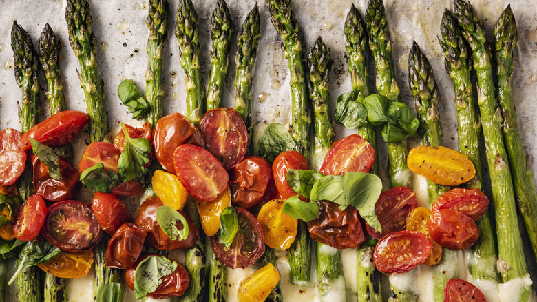 Grape tomatoes baked with asparagus