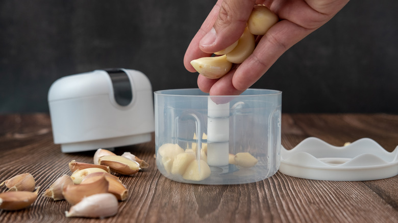 Use a blender to mince garlic before freezing it