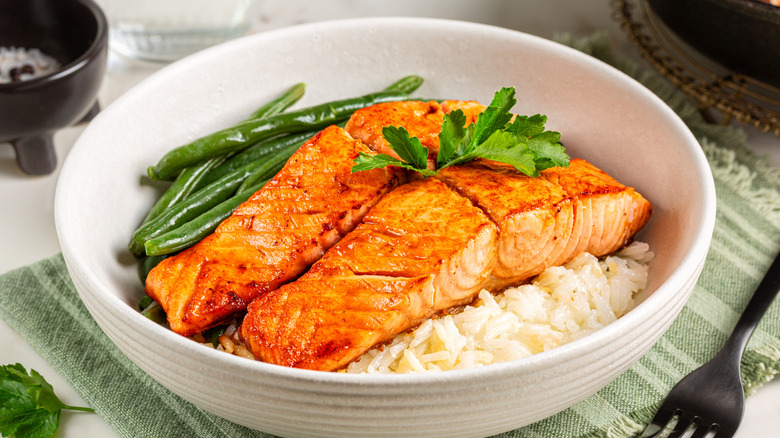 Salmon and green beans with rice