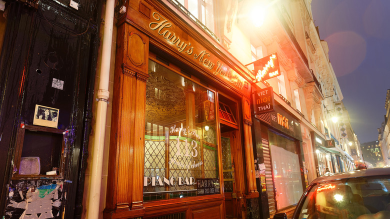 Exterior of Harry's New York Bar in Paris