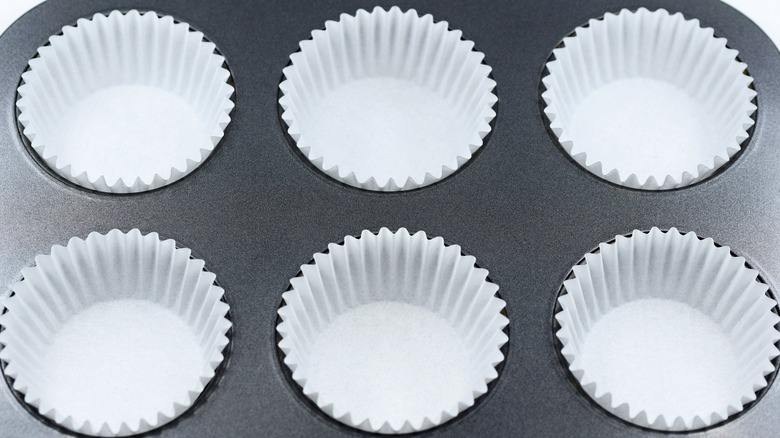 Muffin tray with paper muffin cups