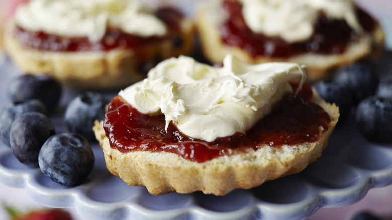 scones with clotted cream