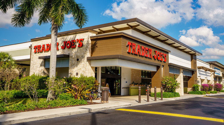 trader joe's storefront