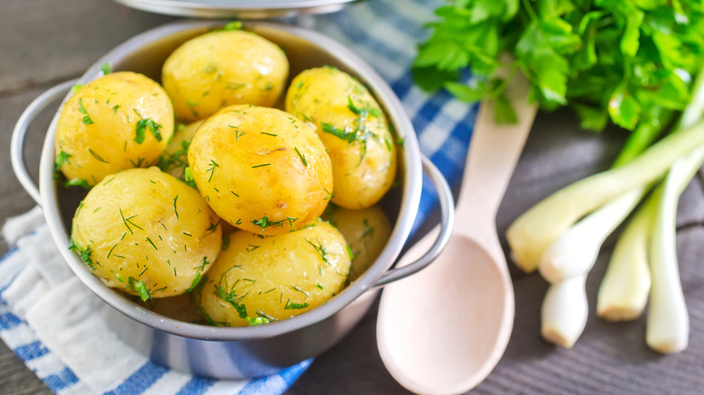 Boiled baby potatoes seasoned with dill