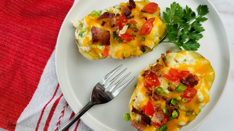 baked potatoes with tomatoes