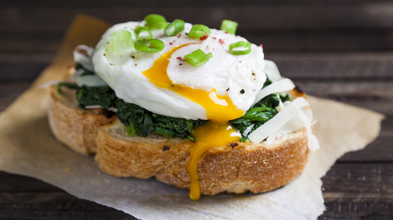 Poached egg on spinach and toast