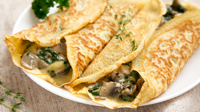 crepe with spinach and mushroom