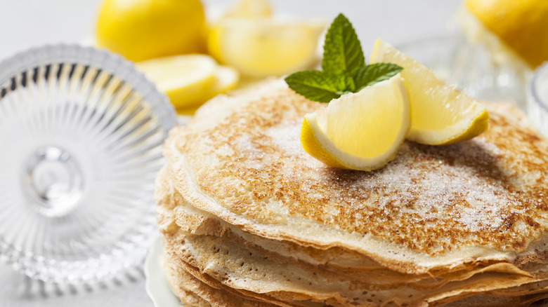 pancakes with lemons