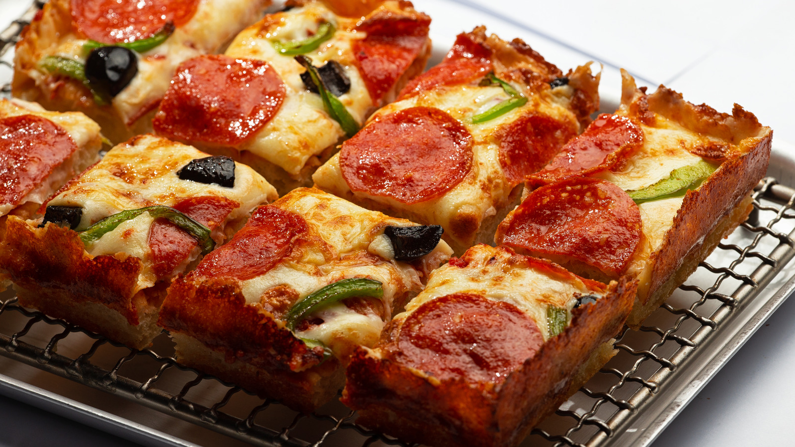 What Makes Detroit Style Pizza Unique?