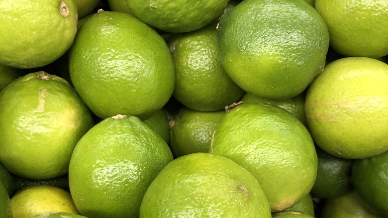 a large batch of limes