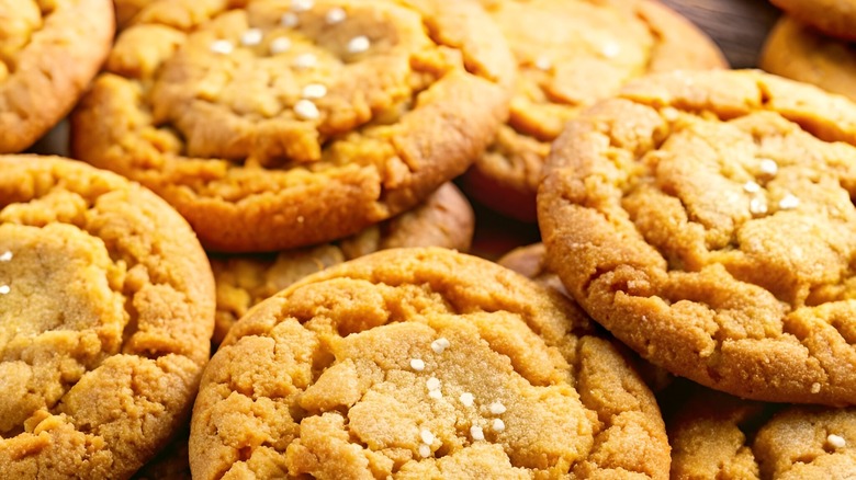 light brown chewy cookies